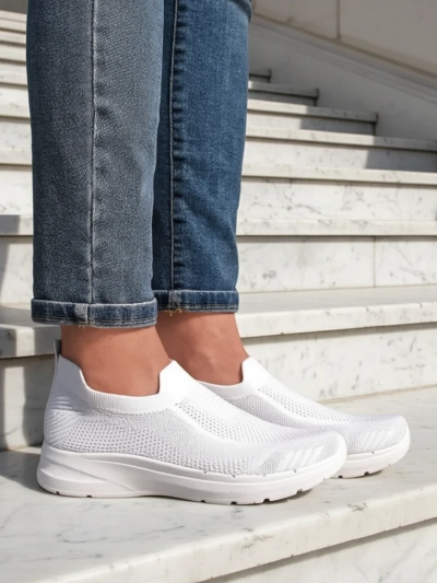 Bele ženske slip-on superge Aura Bianca - lahke in zračne za poletje in pomlad