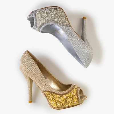 OUTLET Zlaté dámske lesklé vysoké opätky s kubickým zirkónom a perlami Mira - Shoes