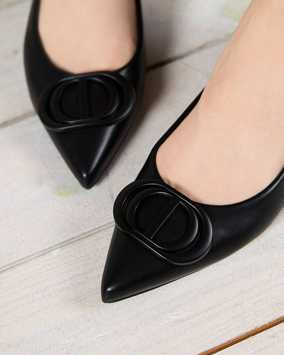 Dámske čierne špicaté balerínky s ozdobou na špičke Manico - Footwear
