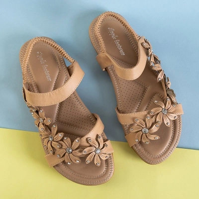 OUTLET Béžové dámske sandále s kvetinami Aflori - Obuv