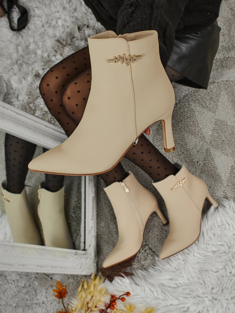 Ženski gležnarji s peto Meloria