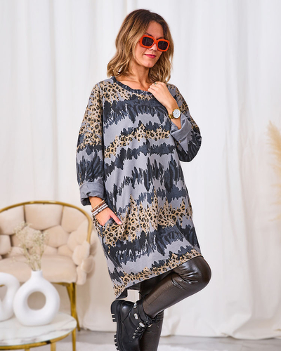 Royalfashion Dámske vzorované šaty v sivej farbe