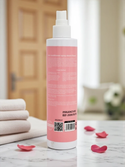 Parfumirana negovalna pršilka za lase s proteini