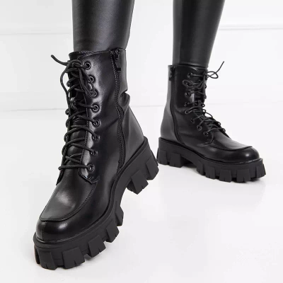 OUTLET Čierne dámske kabelky na plochých podpätkoch Sinila - Obuv