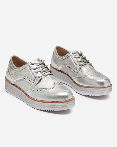 OUTLET Strieborné dámske poltopánky s vložkami a'la hadia koža Fin - Obuv