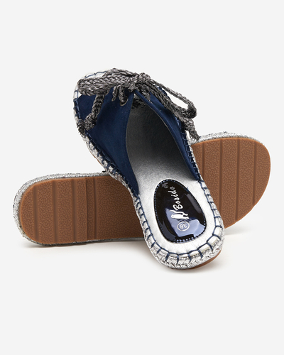 OUTLET Dámske tmavomodré a strieborné papuče so zaväzovaním Wiazoni - Footwear