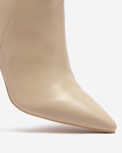 Béžové dámske čižmy zdobené cvočkami Sertika - Obuv