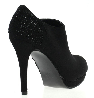 Czarne botki na słupku  - Obuwie