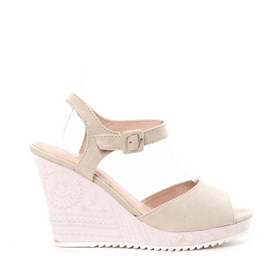 Beżowe sandały na koturnie Daga- Obuwie