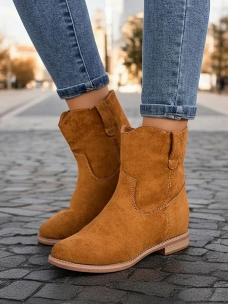 Hnedé kovbojské topánky na zakrytom klíne Jelluma - Obuv