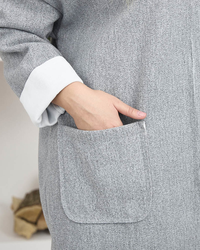 Dámsky kabát s prehozmi a'la v sivej farbe - Oblečenie