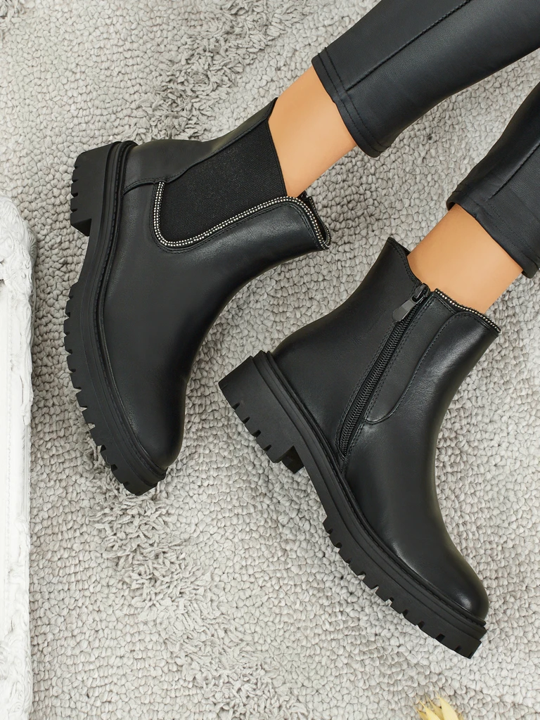 Gležnarji iz ekološkega usnja s cirkoni Novira