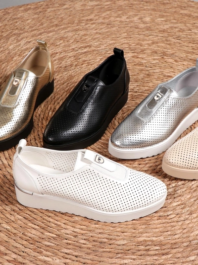 Royalfashion Dámske perforované slip-on topánky Goffies
