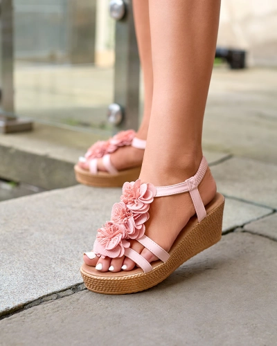 Royalfashion Svetloružové dámske sandále Sareti flower