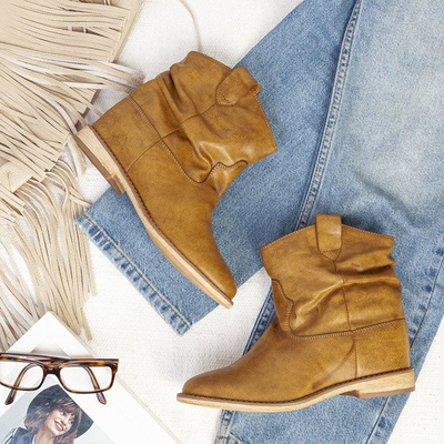 Hnědé kovbojské boty na odvážném klínu - Obuv 1