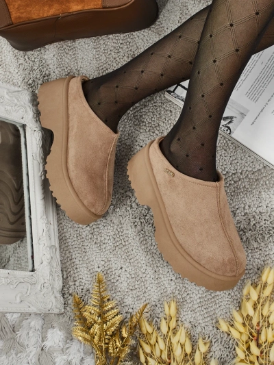 Kratki ženski škornji a'la za sneg s krznom Calindra