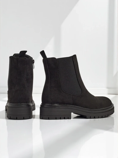 Ženski gležnjarji a'la chelsea iz eko-semiša Yorves