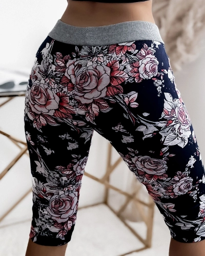 Námornícke modré a koralové dámske 3/4 šortky s kvetinovým vzorom PLUS SIZE - Oblečenie