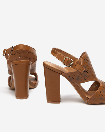 OUTLET Dámske ažurové sandále na podpätku v hnedej farbe Mavi- Footwear