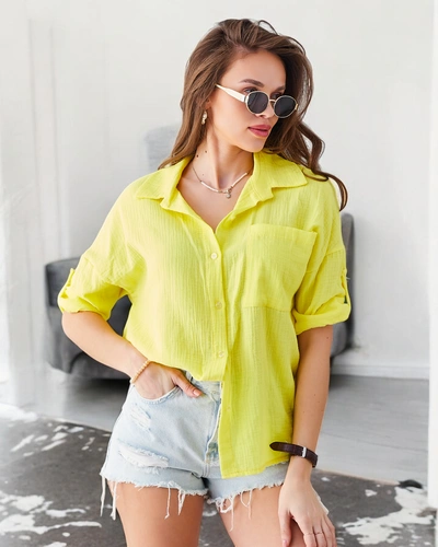 Royalfashion Bavlnená dámska košela s embosovaním a výstrihom do V s 3/4 rukávmi