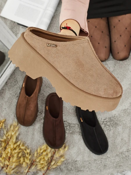 Kratki ženski škornji a'la za sneg s krznom Calindra