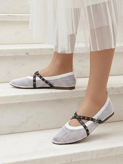 Balerinke Royalfashion Calista Bianca – mrežasti beli ženski čevlji s črnimi paščki