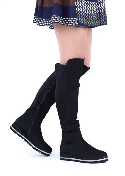 Czarne kozaki na platformie Claudia - Obuwie