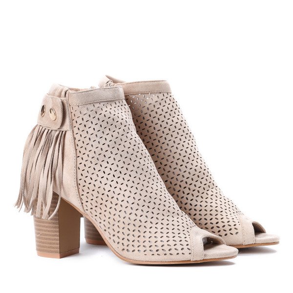 Beżowe botki na słupku Lara- Obuwie