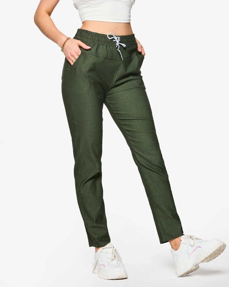 Dámske rovné nohavice z tkaniny v tmavozelenej farbe PLUS SIZE- Oblečenie