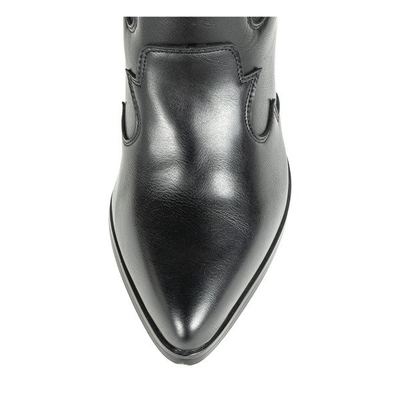 Černé boty na sloupcích kovbojských bot Catenia - obuv