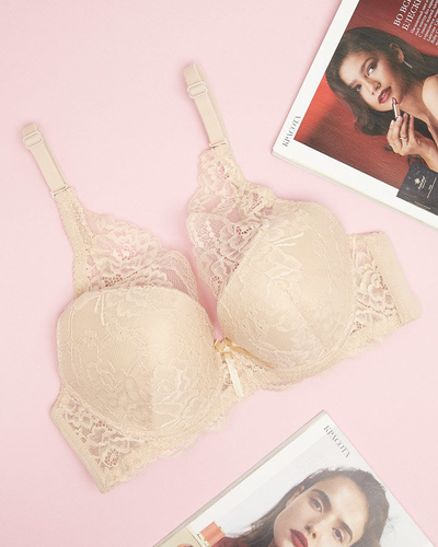 Dámska push-up podprsenka s béžovou čipkou - Spodná bielizeň