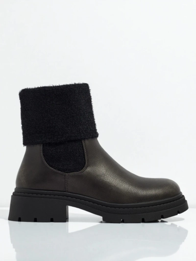 Ženski gležnarji iz eko usnja s krznom Kesy