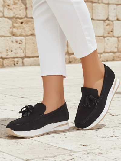 Ženski mokasini Aelia črni iz semiš eko usnja s peto 4 cm