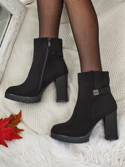 Ženski gležnarji iz eko semiša s peto Zavrina