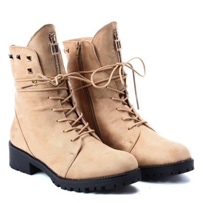 Jasnobrązowe workery z ćwiekami Mai- Obuwie