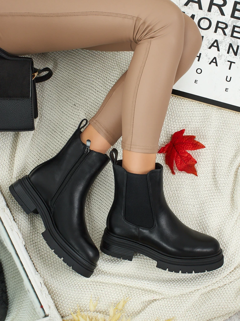 Ženski gležnarji iz eko usnja Solmira