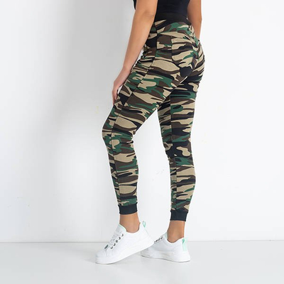 Dámske zateplené tepláky v tvare kamufláže - Oblečenie