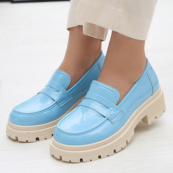 Royalfashion Modré lakované mokasíny pre ženy Noppel