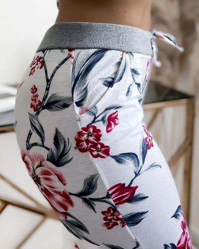 Bielo-ružové 3/4 dámske kraťasy s potlačou PLUS SIZE - Oblečenie