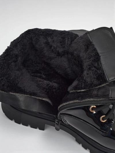 Gležnjarji z vezalkami iz mat in lakiranega eko usnja Alvinea