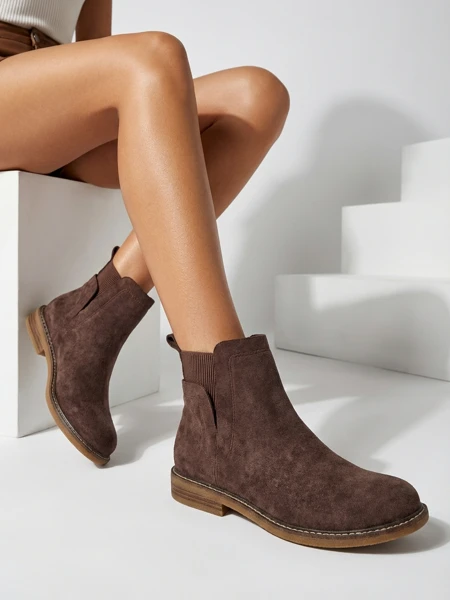 Ženski gležnjarji a'la chelsea iz eko-semiša Veysi