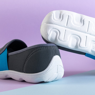 Šedé dámske látkové tenisky navliekajú na Molara - Obuv