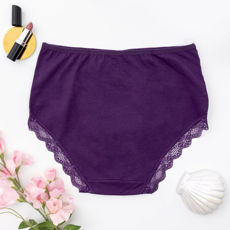 Fialové dámske nohavičky s čipkou PLUS SIZE - Spodná bielizeň