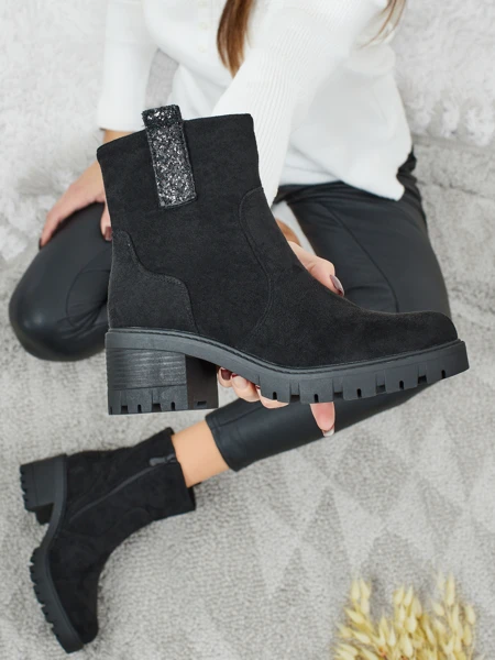 Ženski gležnarji iz eko semiša s peto Maelis