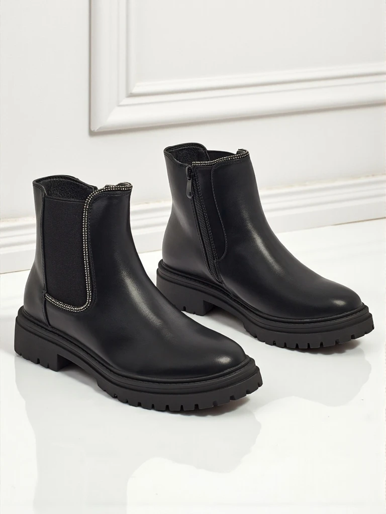 Gležnarji iz ekološkega usnja s cirkoni Novira