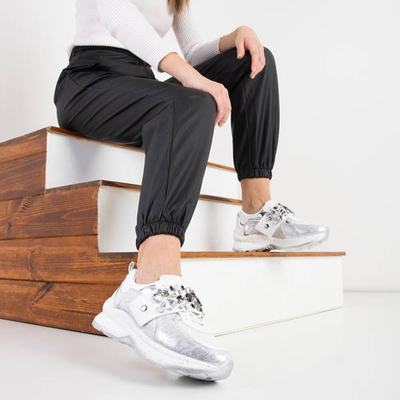 VÝPLET Biele dámske športové topánky s ozdobami Ignassy - Obuv