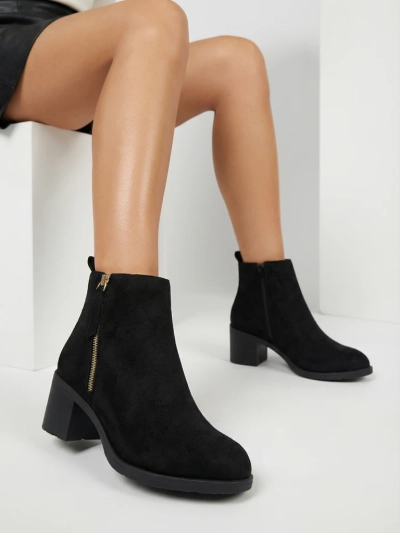 Royalfashion Čierne dámske nízke čižmy na podpätku z eko semišu Rejerry