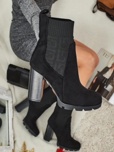 Ženski gležnarji iz eko semiša na peto Vansoria