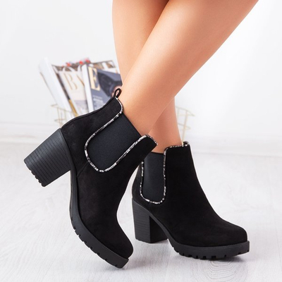 Čierne čižmy na vyššom stĺpiku Travolte - Obuv