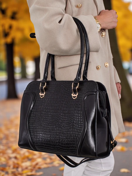 Ženska shopper torbica iz eko usnja z reliefom Iron Lace